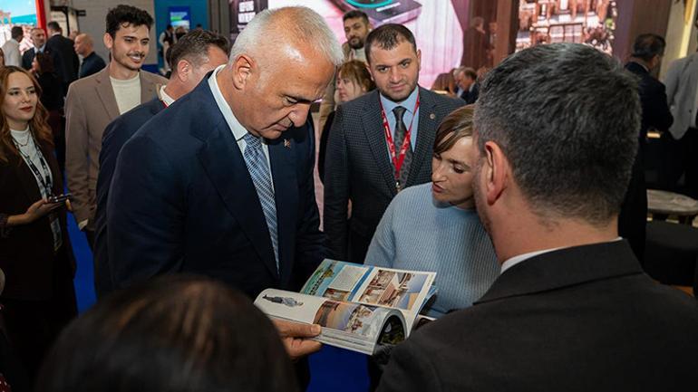 Bakan Ersoy: Yıl sonu hedefimiz olan 64 milyar dolar yolunda güçlü adımlar atıyoruz