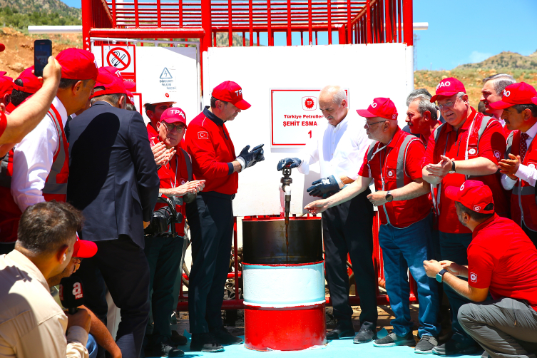 Ulusal Meclis Başkanı Kurtulmaş, Gabar Dağı'ndaki petrol akışına baktı.