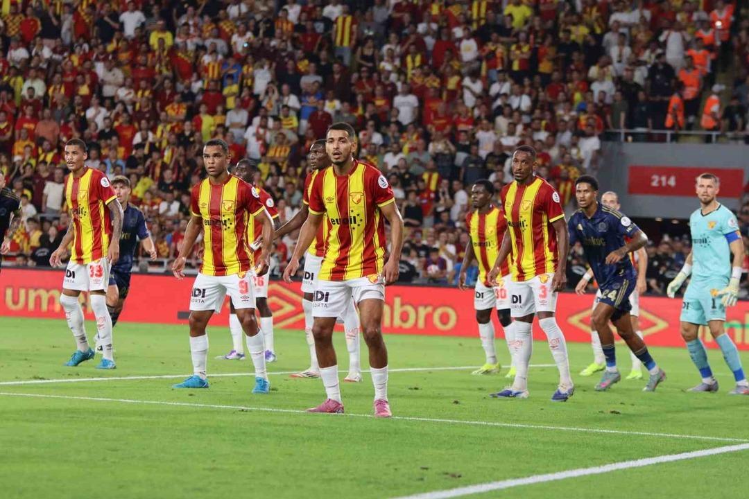 Fenerbahce, Görtepe'nin soldaki hareketi çekilişle! 2